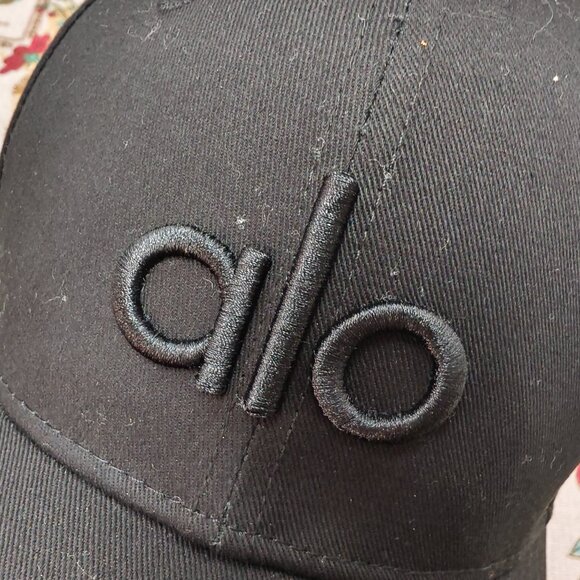 👑POSH NWT ALO Yoga Off-Duty Baseball Cap - Picture 5 of 6